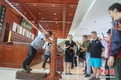台湾媒体人走进“中国药都”江西樟树 感受中医药文化魅力